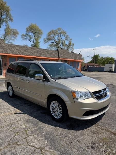 Chrysler Town & Country Touring-L 2013