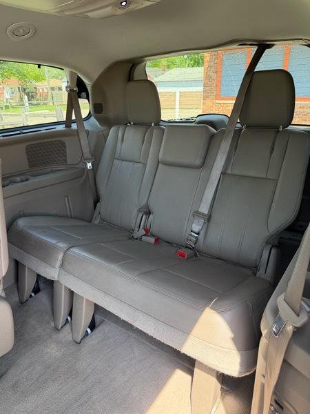 Chrysler Town & Country Touring-L 2013
