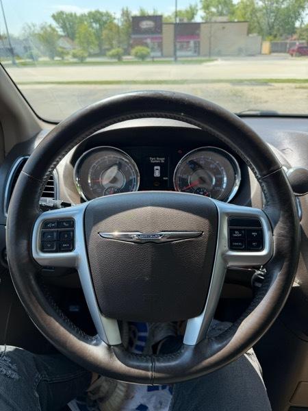 Chrysler Town & Country Touring-L 2013