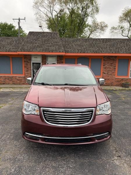 Chrysler Town & Country Touring-L 2011