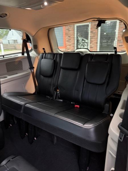 Chrysler Town & Country Touring-L 2011