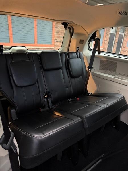 Chrysler Town & Country Touring-L 2011