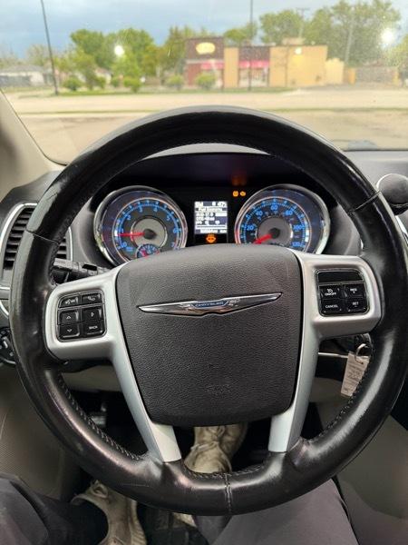 Chrysler Town & Country Touring-L 2011