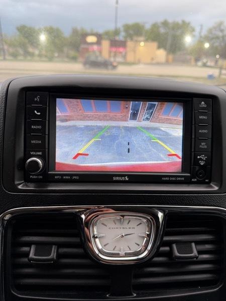 Chrysler Town & Country Touring-L 2011