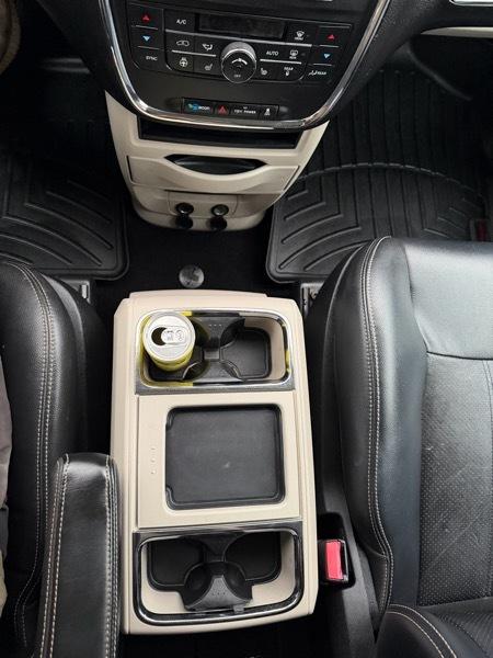 Chrysler Town & Country Touring-L 2011