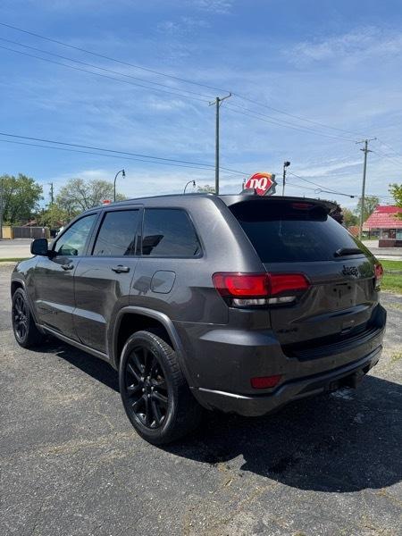 Jeep Grand Cherokee Laredo 4WD 2017