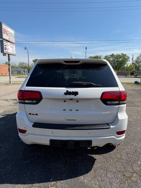 Jeep Grand Cherokee Laredo 4WD 2020