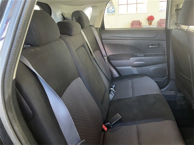 Mitsubishi Outlander Sport 2.0 ES 4WD CVT 2017