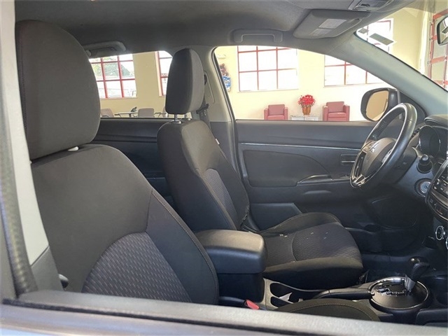 Mitsubishi Outlander Sport 2.0 ES 4WD CVT 2017