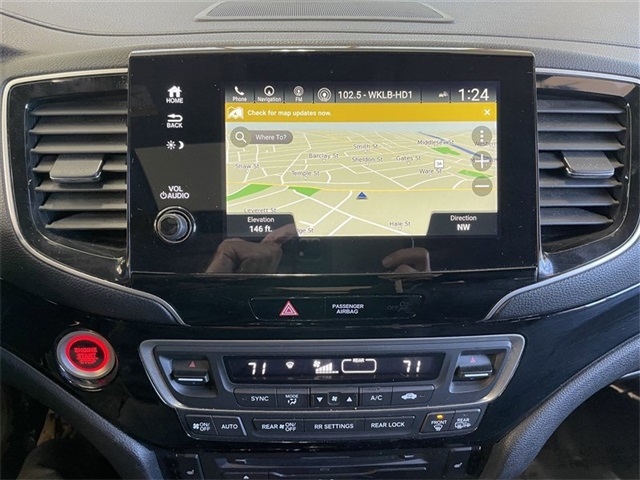 Honda Pilot Touring w/Rear Captain's Chairs AWD 2020