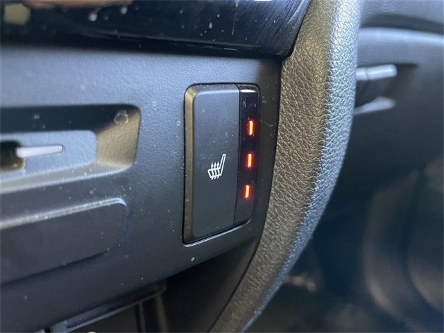 Honda Pilot Touring w/Rear Captain's Chairs AWD 2020