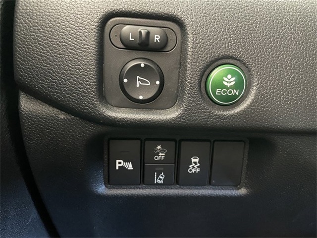 Honda Pilot Touring w/Rear Captain's Chairs AWD 2020