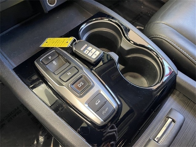 Honda Pilot Touring w/Rear Captain's Chairs AWD 2020