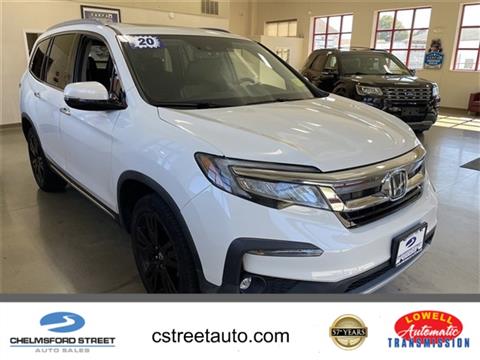 2020 Honda Pilot Touring w/Rear Captain's Chairs AWD