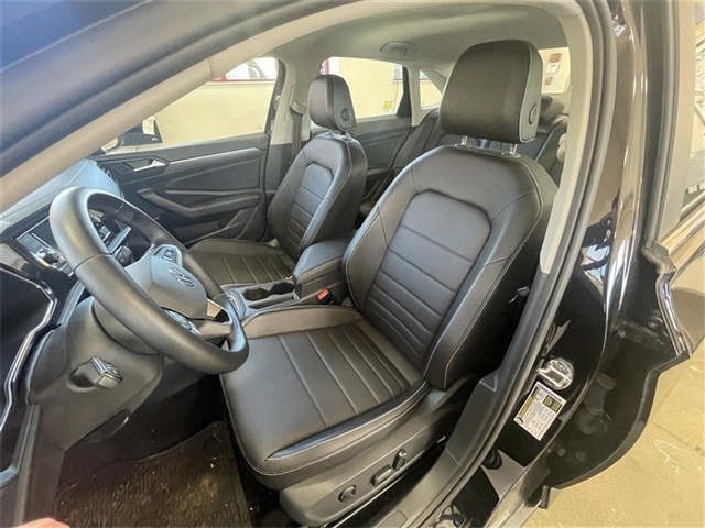 Volkswagen Jetta SE 2023