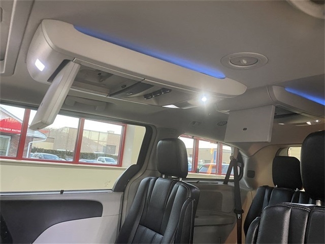 Chrysler Town & Country Touring-L 2015