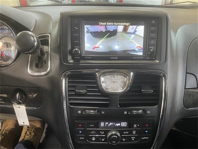 Chrysler Town & Country Touring-L 2015