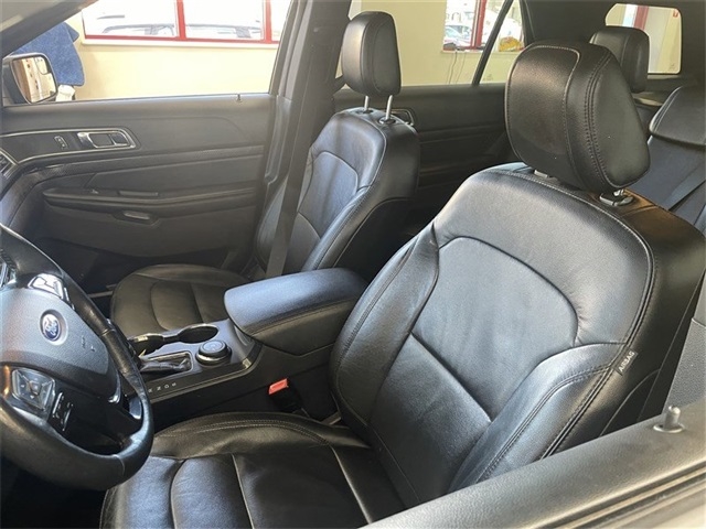 Ford Explorer XLT 4WD 2018