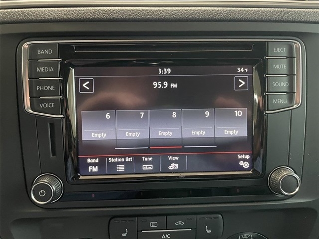 Volkswagen Jetta 1.4T SE 6A 2017