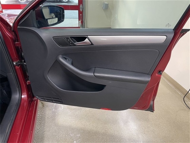 Volkswagen Jetta 1.4T SE 6A 2017