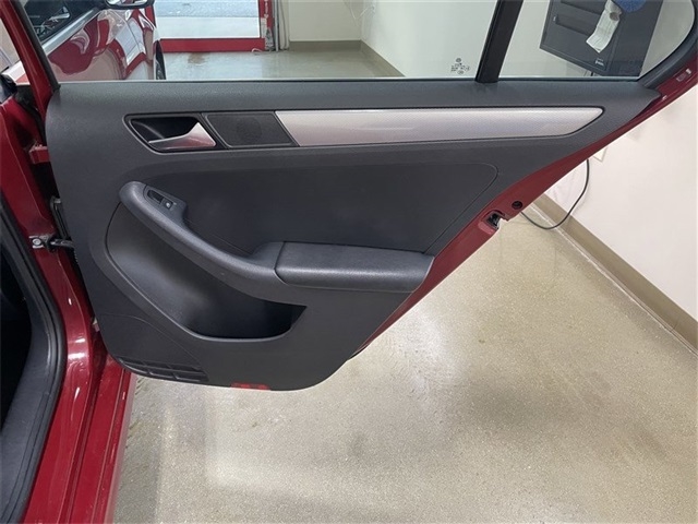 Volkswagen Jetta 1.4T SE 6A 2017