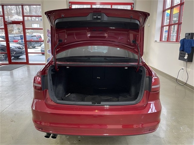 Volkswagen Jetta 1.4T SE 6A 2017