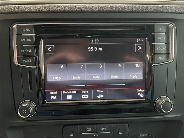 Volkswagen Jetta 1.4T SE 6A 2017