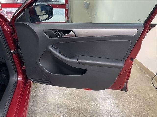 Volkswagen Jetta 1.4T SE 6A 2017