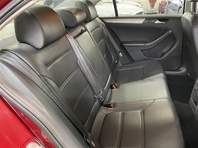 Volkswagen Jetta 1.4T SE 6A 2017