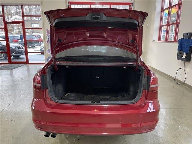 Volkswagen Jetta 1.4T SE 6A 2017