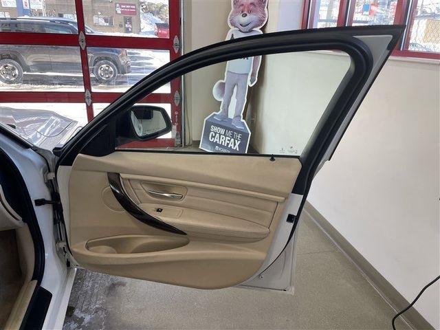 BMW 3-Series 320i xDrive 2015