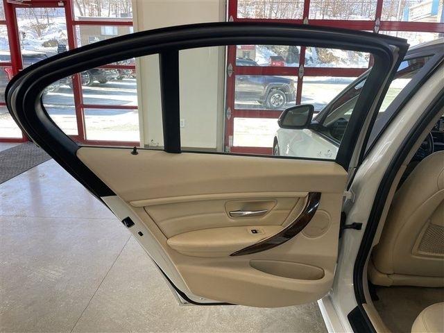 BMW 3-Series 320i xDrive 2015