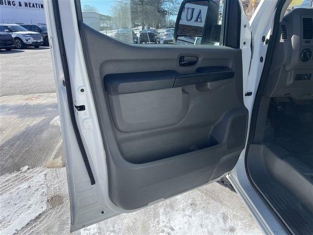 Nissan NV Cargo 1500 S 2016