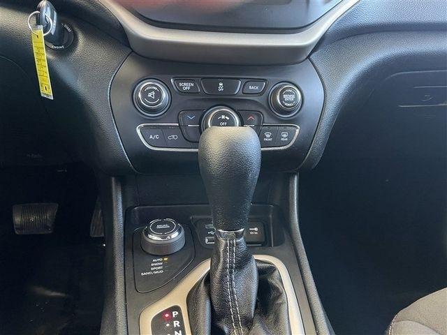 Jeep Cherokee Latitude 4WD 2015