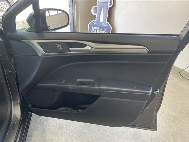 Ford Fusion Hybrid SE 2019