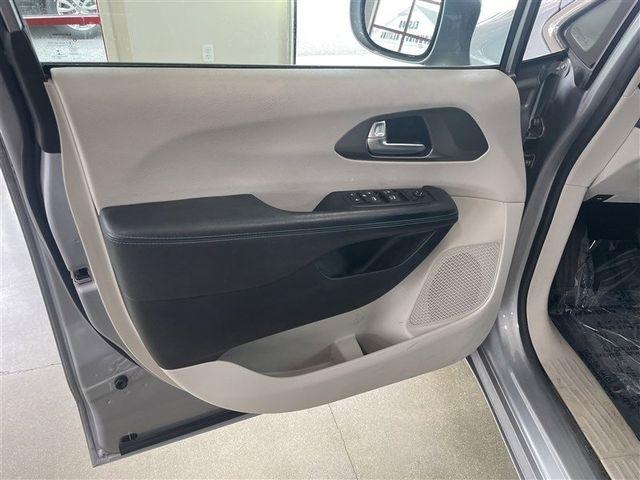 Chrysler Pacifica Touring Plus 2021