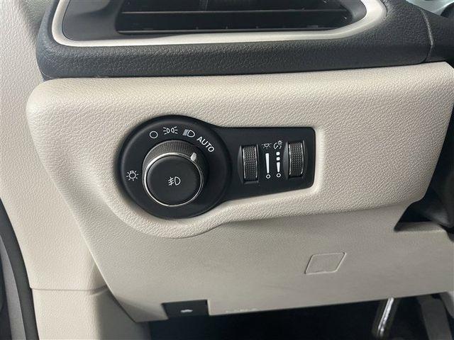 Chrysler Pacifica Touring Plus 2021