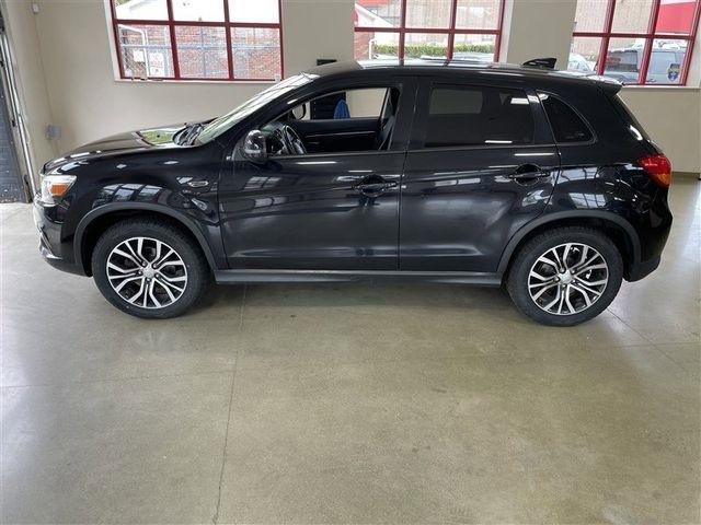 Mitsubishi Outlander Sport 2.0 ES 4WD CVT 2017