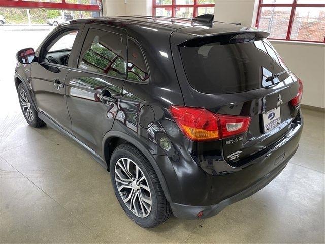 Mitsubishi Outlander Sport 2.0 ES 4WD CVT 2017