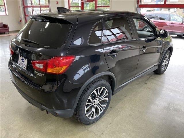 Mitsubishi Outlander Sport 2.0 ES 4WD CVT 2017