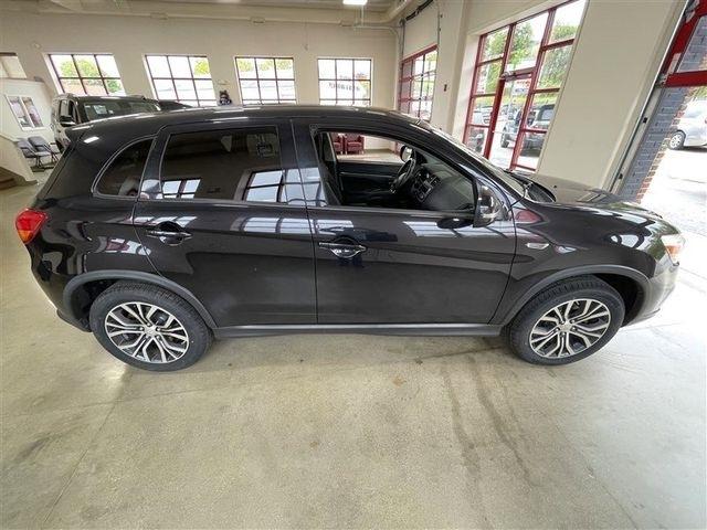 Mitsubishi Outlander Sport 2.0 ES 4WD CVT 2017