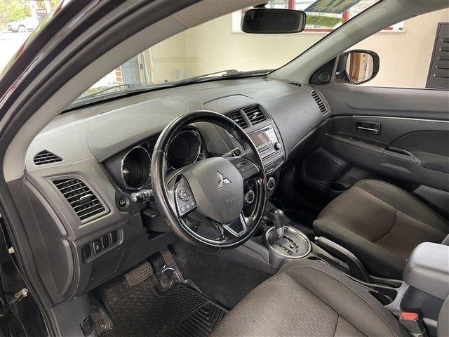 Mitsubishi Outlander Sport 2.0 ES 4WD CVT 2017