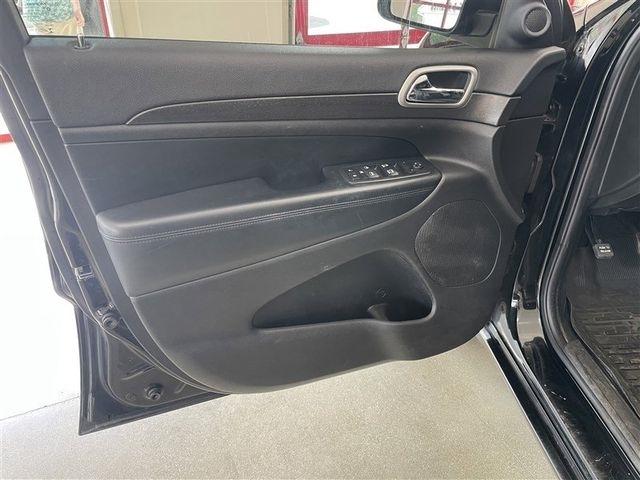 Jeep Grand Cherokee Laredo 4WD 2017