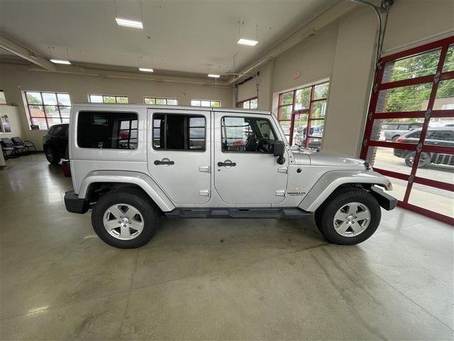 Jeep Wrangler Unlimited Sahara 4WD 2012