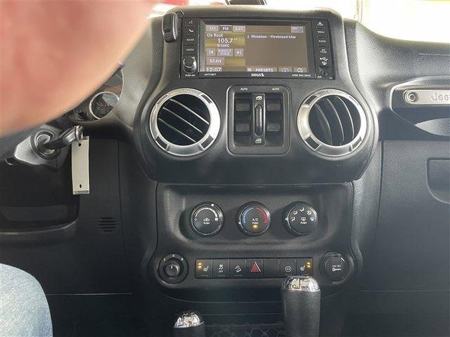 Jeep Wrangler Unlimited Sahara 4WD 2012
