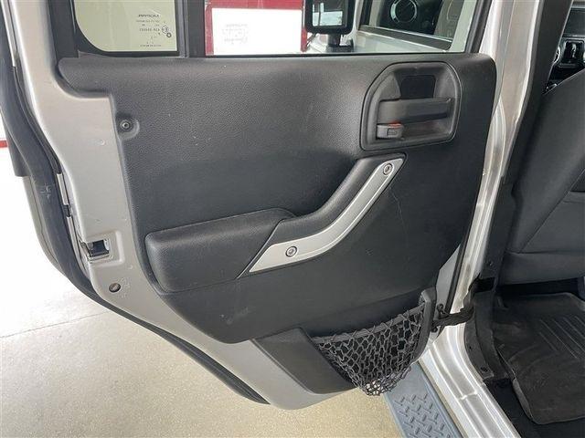 Jeep Wrangler Unlimited Sahara 4WD 2012