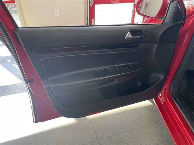 Volkswagen Jetta SportWagen 2.0L TDI 2011