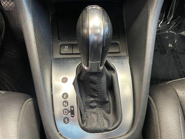 Volkswagen Jetta SportWagen 2.0L TDI 2011