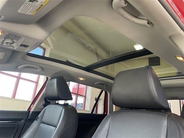 Volkswagen Jetta SportWagen 2.0L TDI 2011