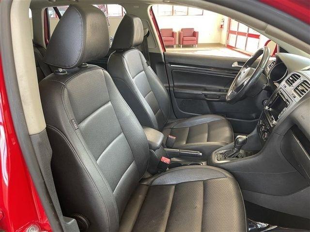 Volkswagen Jetta SportWagen 2.0L TDI 2011